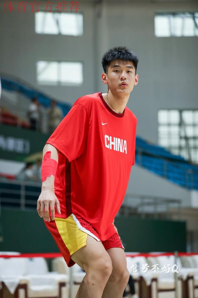 广东两国青小将喜忧参半!王洪泽完美首秀,杨溢没投篮基本废了! 广东两国青小将喜忧参半!王洪泽完美首秀,杨溢没投篮基本废了!